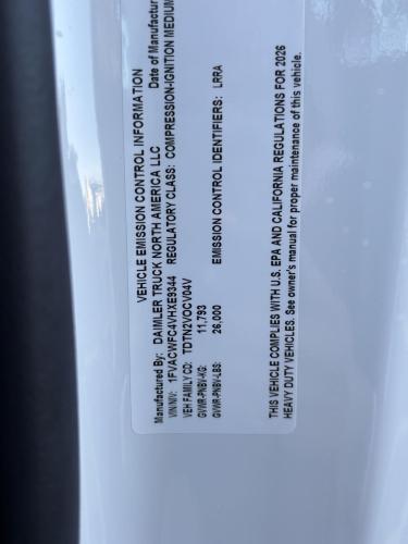 FREIGHTLINER BUSINESS CLASS M2 106 PLUS