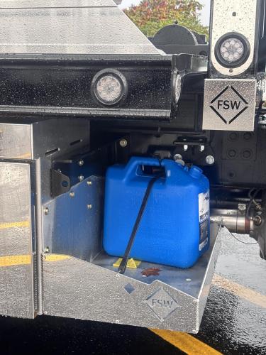 FREIGHTLINER BUSINESS CLASS M2 106 PLUS