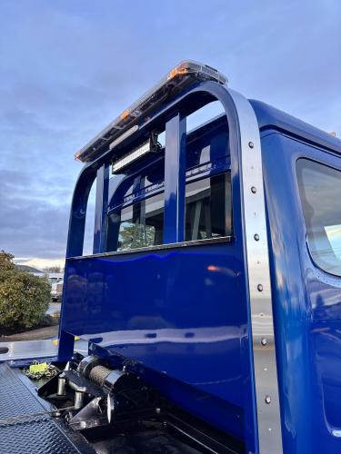 FREIGHTLINER BUSINESS CLASS M2 106 PLUS