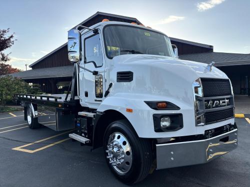 2024 MACK MD6