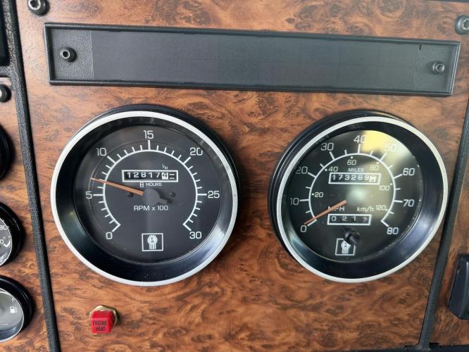 KENWORTH T300