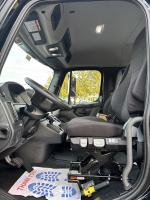FREIGHTLINER BUSINESS CLASS M2 106 PLUS
