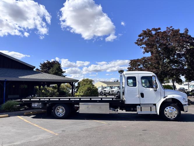 FREIGHTLINER BUSINESS CLASS M2 106
