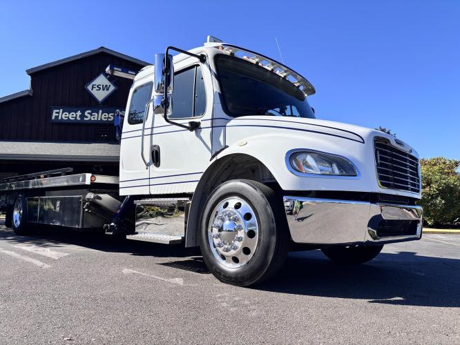 FREIGHTLINER BUSINESS CLASS M2 106