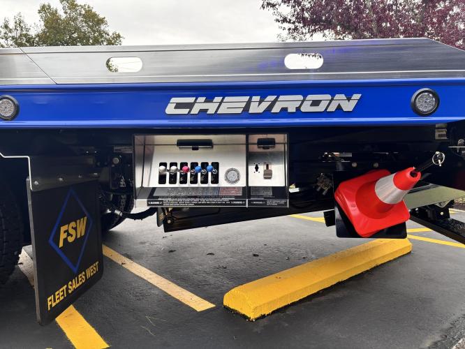 FREIGHTLINER BUSINESS CLASS M2 106 PLUS