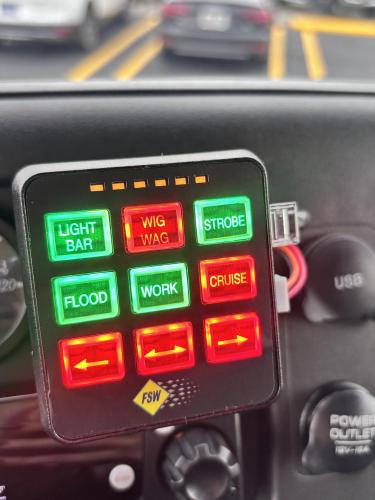 FREIGHTLINER BUSINESS CLASS M2 106 PLUS