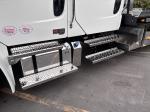 FREIGHTLINER BUSINESS CLASS M2 106 PLUS
