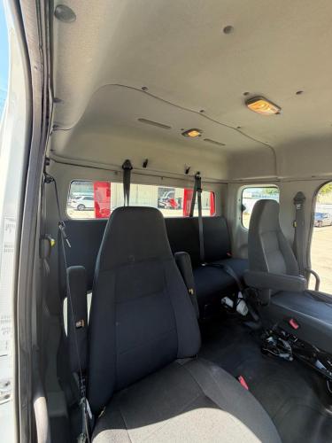 FREIGHTLINER BUSINESS CLASS M2 106