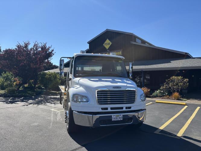 FREIGHTLINER BUSINESS CLASS M2 106