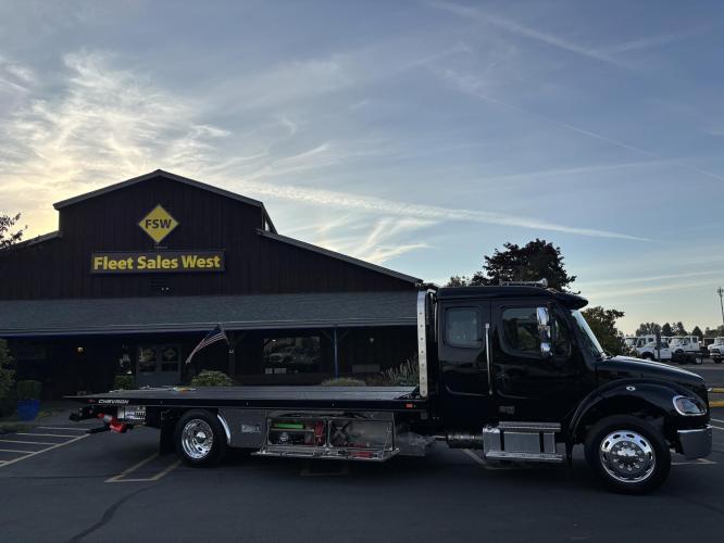FREIGHTLINER BUSINESS CLASS M2 106 PLUS