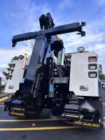 FREIGHTLINER BUSINESS CLASS M2 106 PLUS