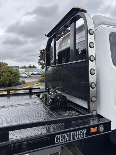FREIGHTLINER BUSINESS CLASS M2 106
