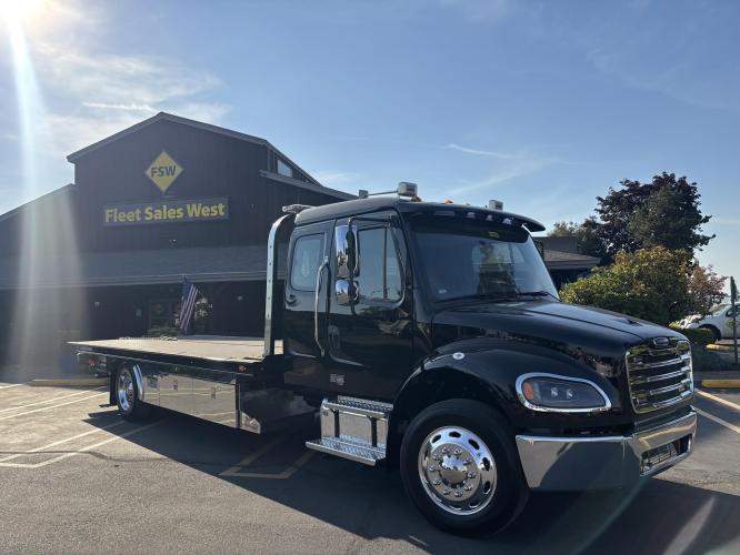 FREIGHTLINER BUSINESS CLASS M2 106 PLUS