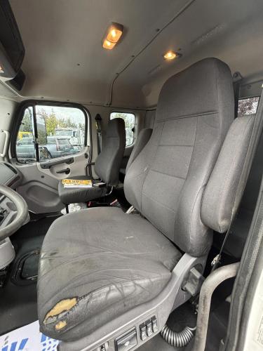 FREIGHTLINER BUSINESS CLASS M2 106