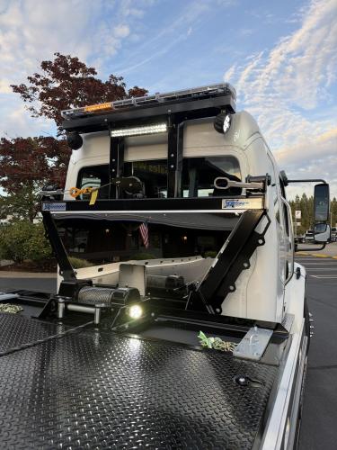 FREIGHTLINER BUSINESS CLASS M2 106 PLUS