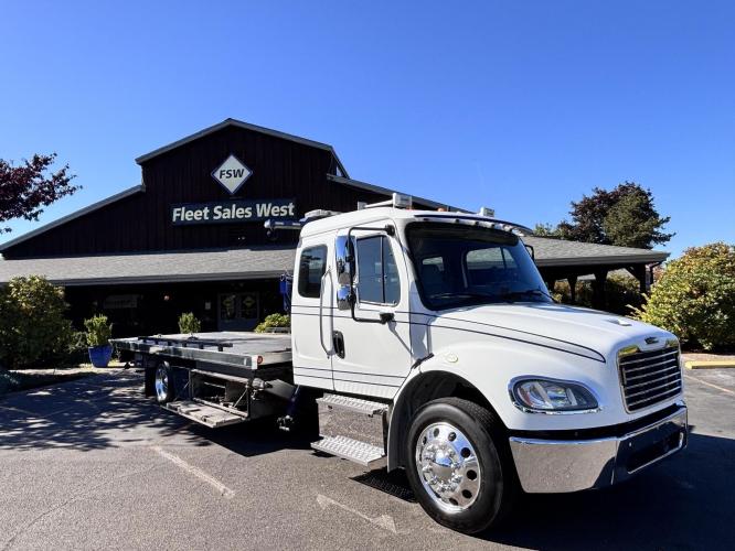 FREIGHTLINER BUSINESS CLASS M2 106