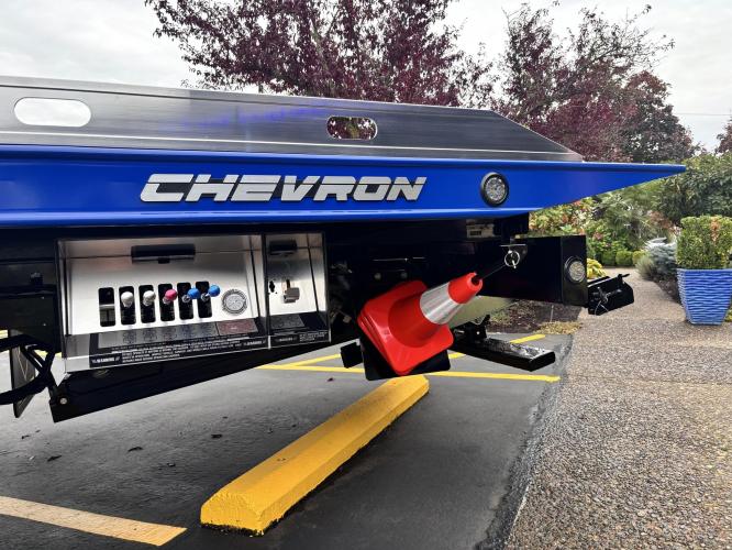 FREIGHTLINER BUSINESS CLASS M2 106 PLUS