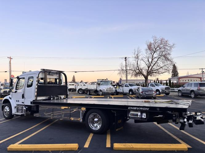 FREIGHTLINER BUSINESS CLASS M2 106 PLUS