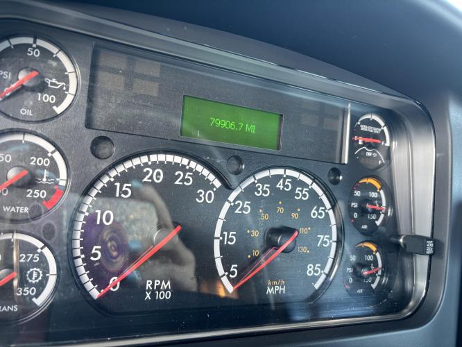 FREIGHTLINER BUSINESS CLASS M2 106