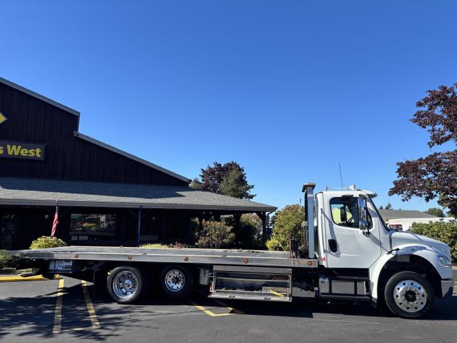 FREIGHTLINER BUSINESS CLASS M2 106
