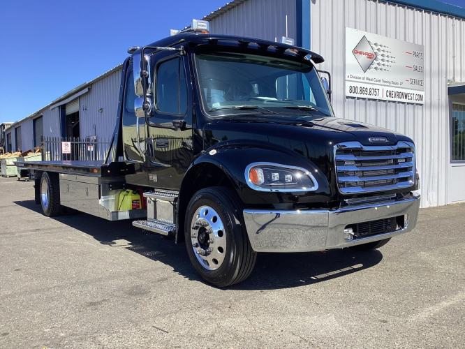 FREIGHTLINER BUSINESS CLASS M2 106 PLUS