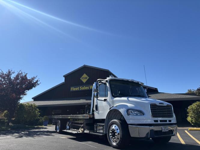 FREIGHTLINER BUSINESS CLASS M2 106
