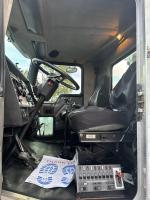 KENWORTH T300