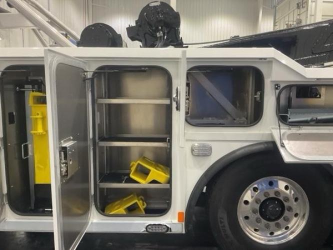 PETERBILT 589