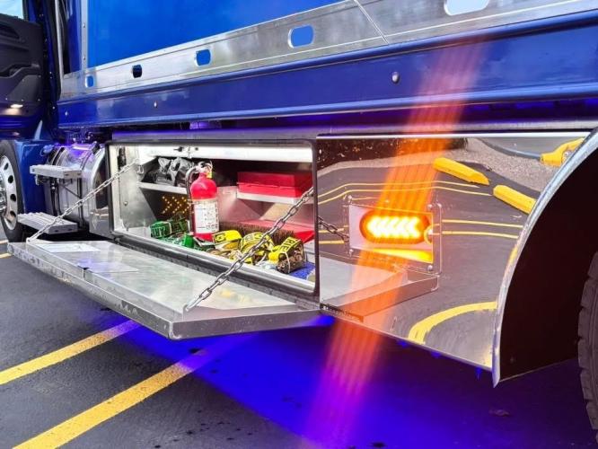 PETERBILT 536