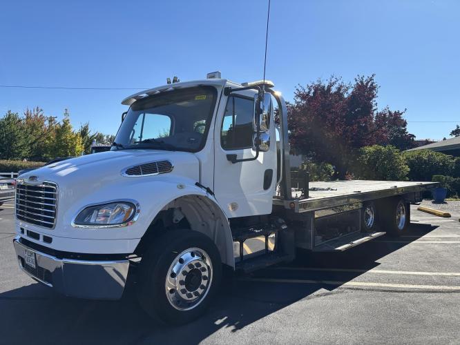FREIGHTLINER BUSINESS CLASS M2 106