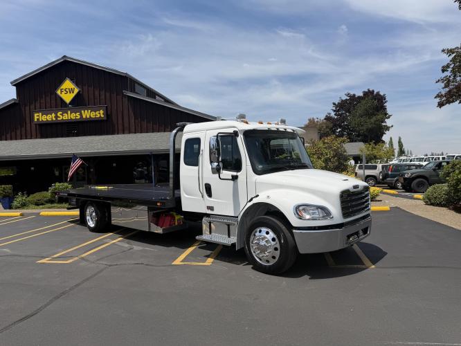 FREIGHTLINER BUSINESS CLASS M2 106 PLUS
