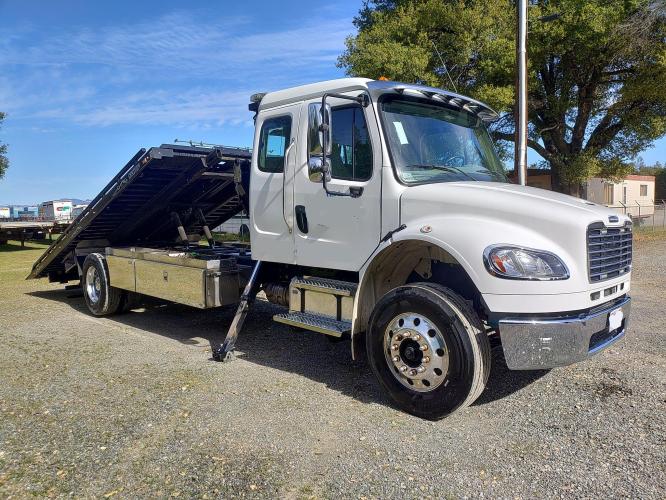 FREIGHTLINER BUSINESS CLASS M2 106