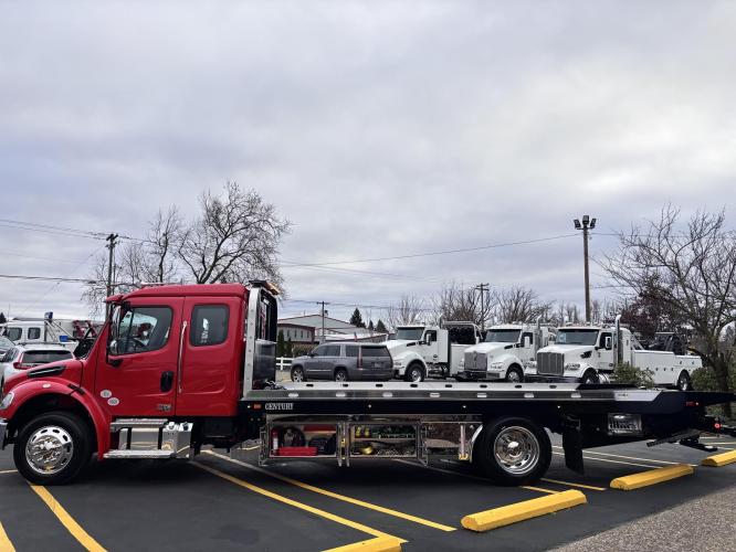 FREIGHTLINER BUSINESS CLASS M2 106 PLUS