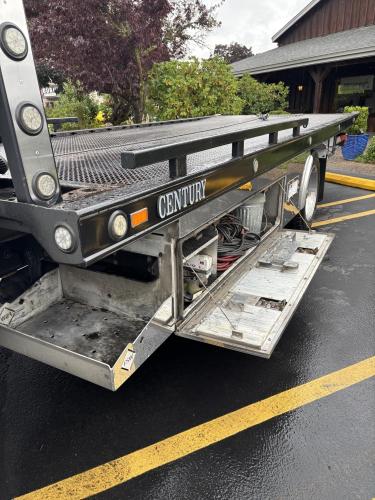 FREIGHTLINER BUSINESS CLASS M2 106