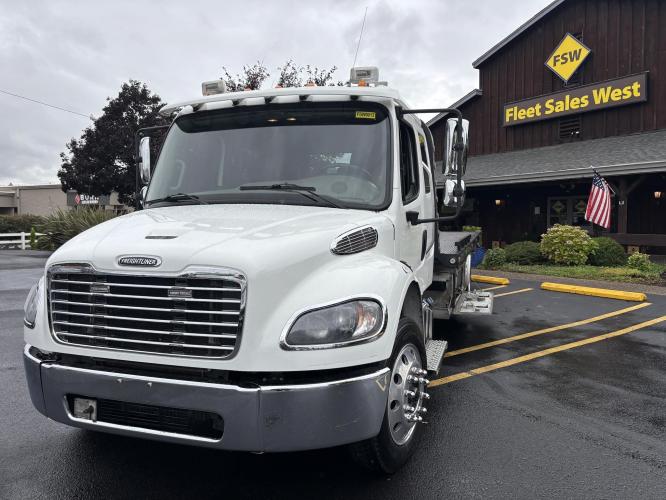 FREIGHTLINER BUSINESS CLASS M2 106