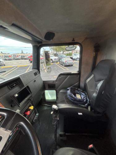 KENWORTH T300