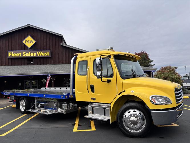 FREIGHTLINER BUSINESS CLASS M2 106 PLUS