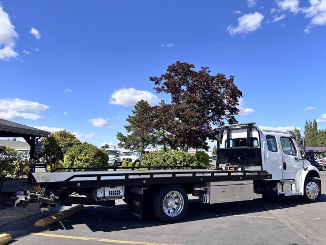 FREIGHTLINER BUSINESS CLASS M2 106