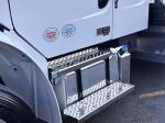 FREIGHTLINER BUSINESS CLASS M2 106 PLUS
