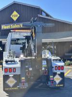 FREIGHTLINER BUSINESS CLASS M2 106 PLUS