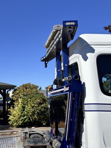 FREIGHTLINER BUSINESS CLASS M2 106