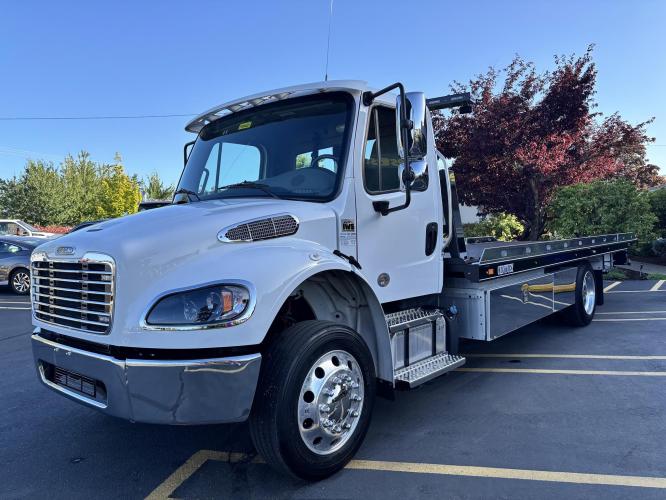 FREIGHTLINER BUSINESS CLASS M2 106