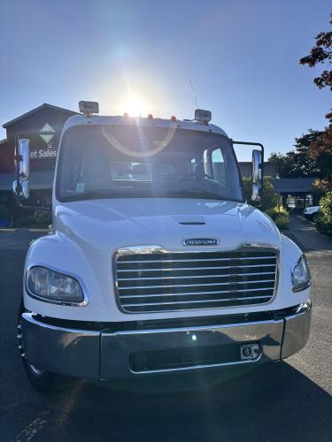 FREIGHTLINER BUSINESS CLASS M2 106