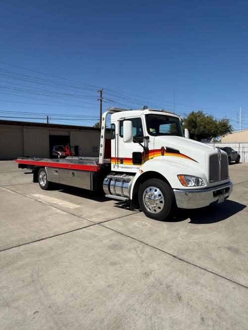 2012 KENWORTH T270