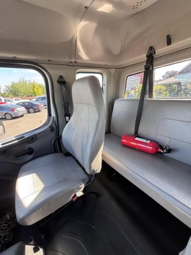 FREIGHTLINER BUSINESS CLASS M2 106