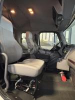 FREIGHTLINER BUSINESS CLASS M2 106