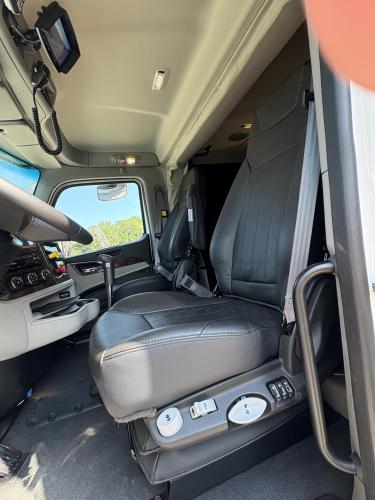 PETERBILT 589