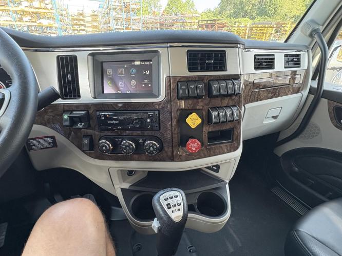 PETERBILT 589