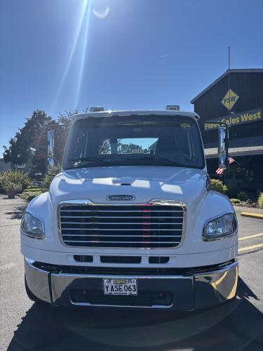 FREIGHTLINER BUSINESS CLASS M2 106
