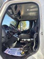 FREIGHTLINER BUSINESS CLASS M2 106 PLUS